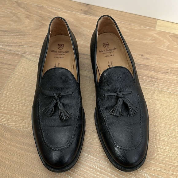 Allen Edmonds Perugia Black Tassle Loafers Men’s 10.5 Italian Leather Slip On - Picture 2 of 8